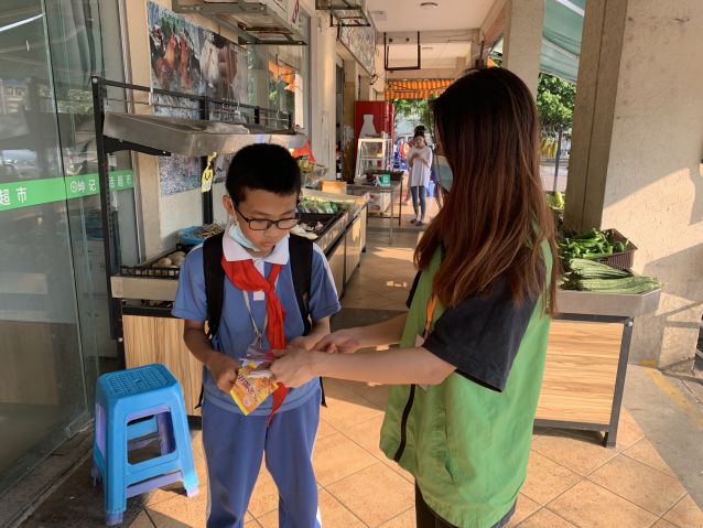 三鄉(xiāng)鎮(zhèn)開展“守護校園安全，護學(xué)禁毒兩不誤”宣傳活動三鄉(xiāng)鎮(zhèn)開展“守護校園安全，護學(xué)禁毒兩不誤”宣傳活動