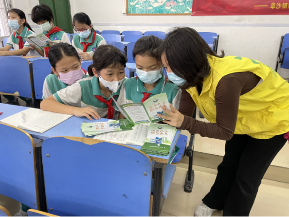 阜沙鎮(zhèn)禁毒信息〔2022〕第254期--【禁毒攻堅(jiān)】“無毒青春,健康校園”—阜沙鎮(zhèn)開展禁毒宣傳進(jìn)校園