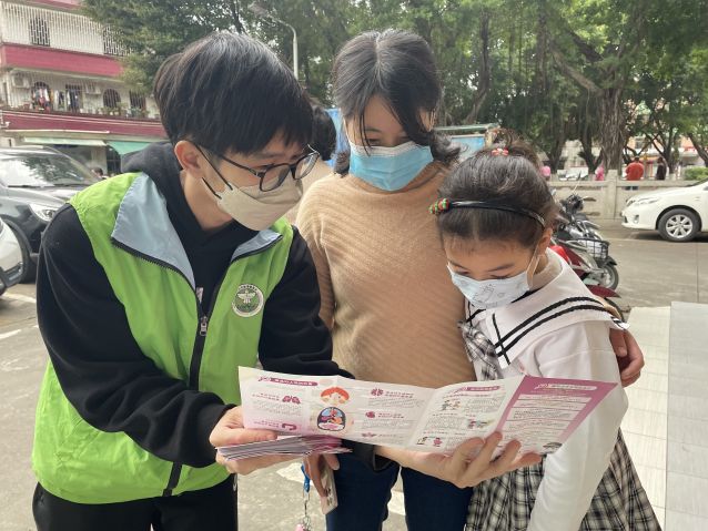 三鄉(xiāng)鎮(zhèn)開展“普及禁毒知識(shí)，共享健康人生”宣傳活動(dòng)圖片2.JPG