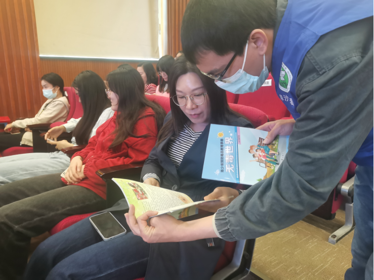 阜沙鎮(zhèn)禁毒信息〔2023〕第79期--阜沙鎮(zhèn)開展禁毒宣講進(jìn)廠企活動(dòng)(2023.3. 27)374.p